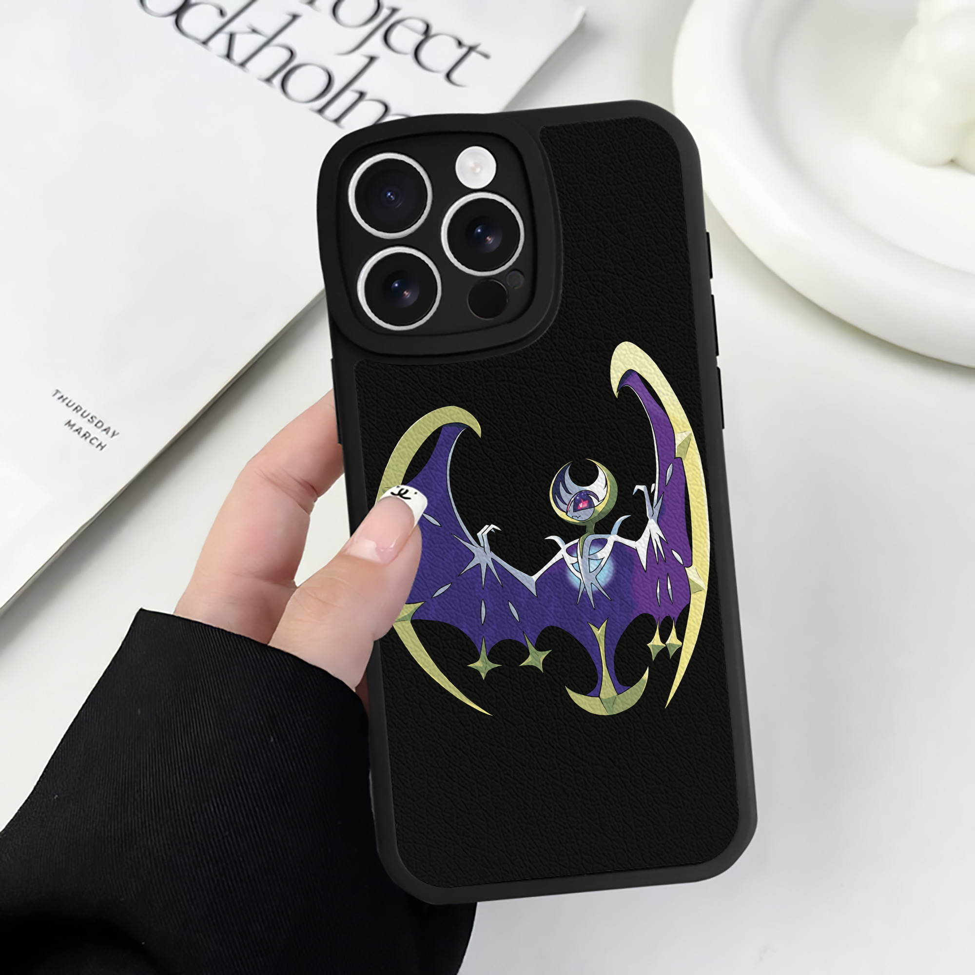 （画像用） ポケットモンスター Pokémon 【iPhone 16シリーズ対応】シリコンスマホケース（レザー調） 材質：シリコン